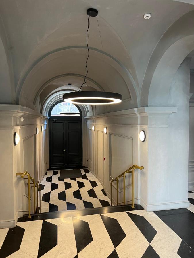 Luxe Central Studio With Pool, Parking & Ac Budapest Esterno foto