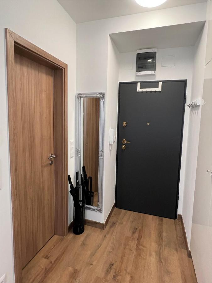 Luxe Central Studio With Pool, Parking & Ac Budapest Esterno foto
