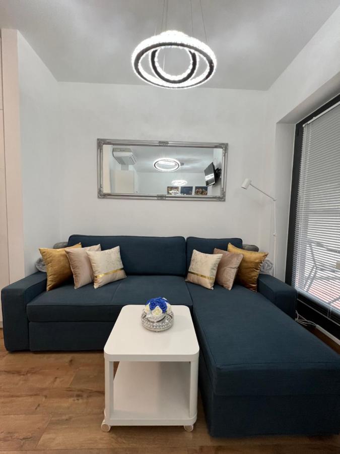 Luxe Central Studio With Pool, Parking & Ac Budapest Esterno foto