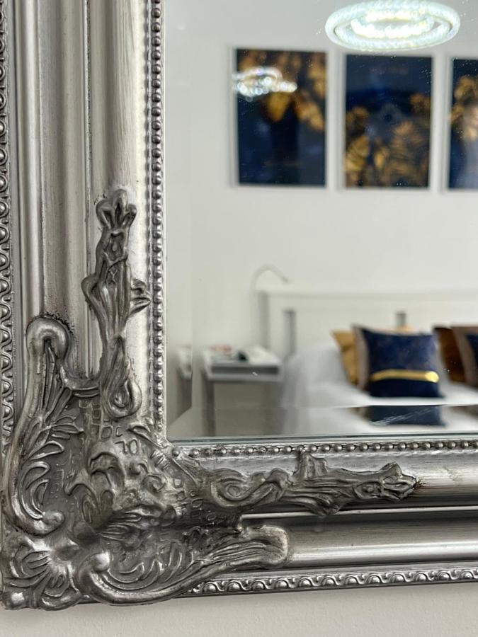 Luxe Central Studio With Pool, Parking & Ac Budapest Esterno foto