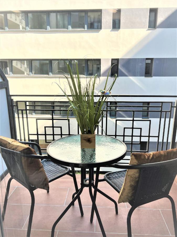 Luxe Central Studio With Pool, Parking & Ac Budapest Esterno foto