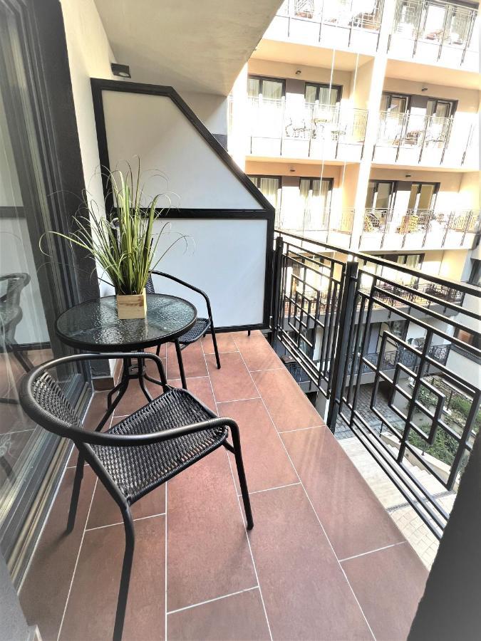 Luxe Central Studio With Pool, Parking & Ac Budapest Esterno foto