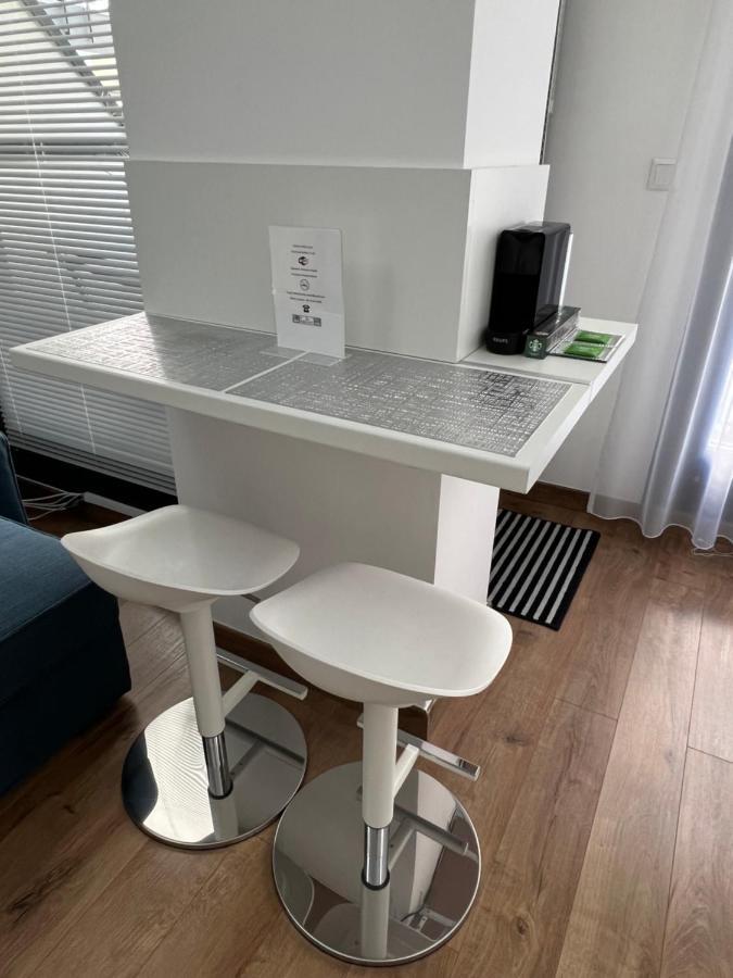 Luxe Central Studio With Pool, Parking & Ac Budapest Esterno foto